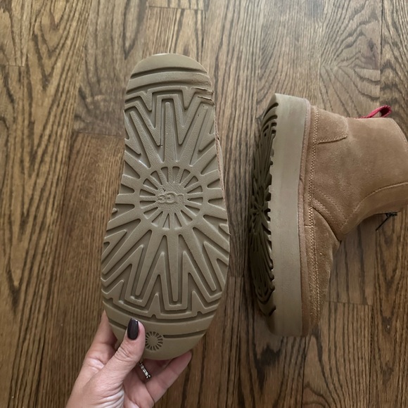 UGG Shoes - Platform Ugg Boot